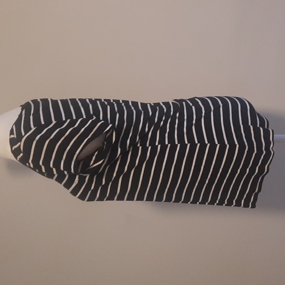 Attention fitted short sleeve t-shirt size large - Picture 2 of 7